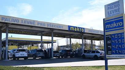 FOTO: Na čerpací stanici Makro se ceny snížily.