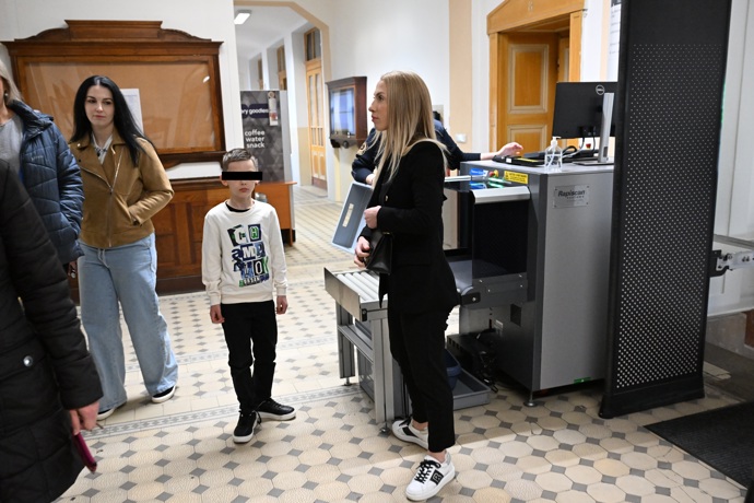 FOTO: Synovec Mercedes Treyové. – stránka 32