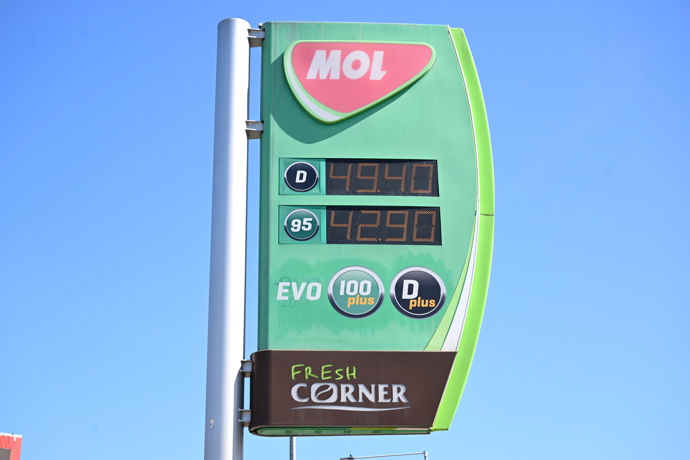 FOTO: Na čerpací stanici Mol vyjde diesel na 49.40 korun. – stránka 2