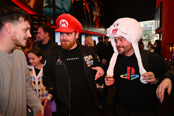 FOTO: Duklock na premiéře filmu Super Mario. – stránka 15