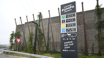 FOTO: Pumpa Andreje Babiše nabízí diesel za 44.90 korun.