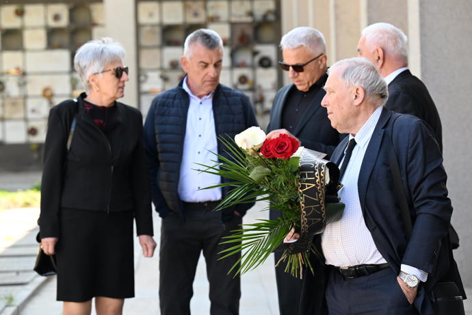 FOTO: Poslední rozloučení s diskařem Imrichem Bugárem. – stránka 44