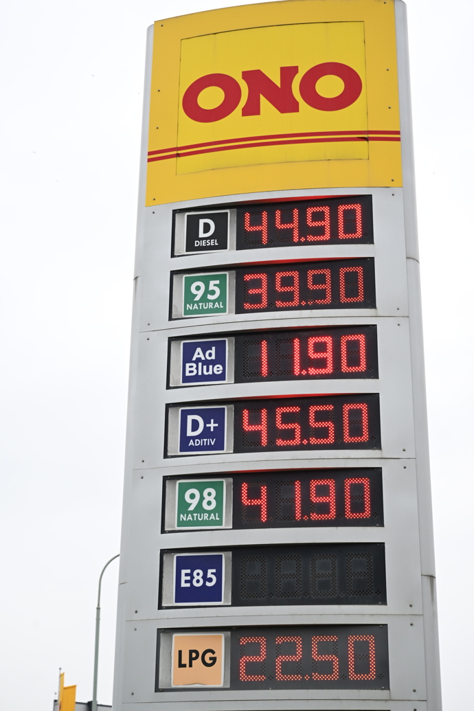 FOTO: Na čerpací stanici ONO vyjde diesel na 44.90 korun. – stránka 5