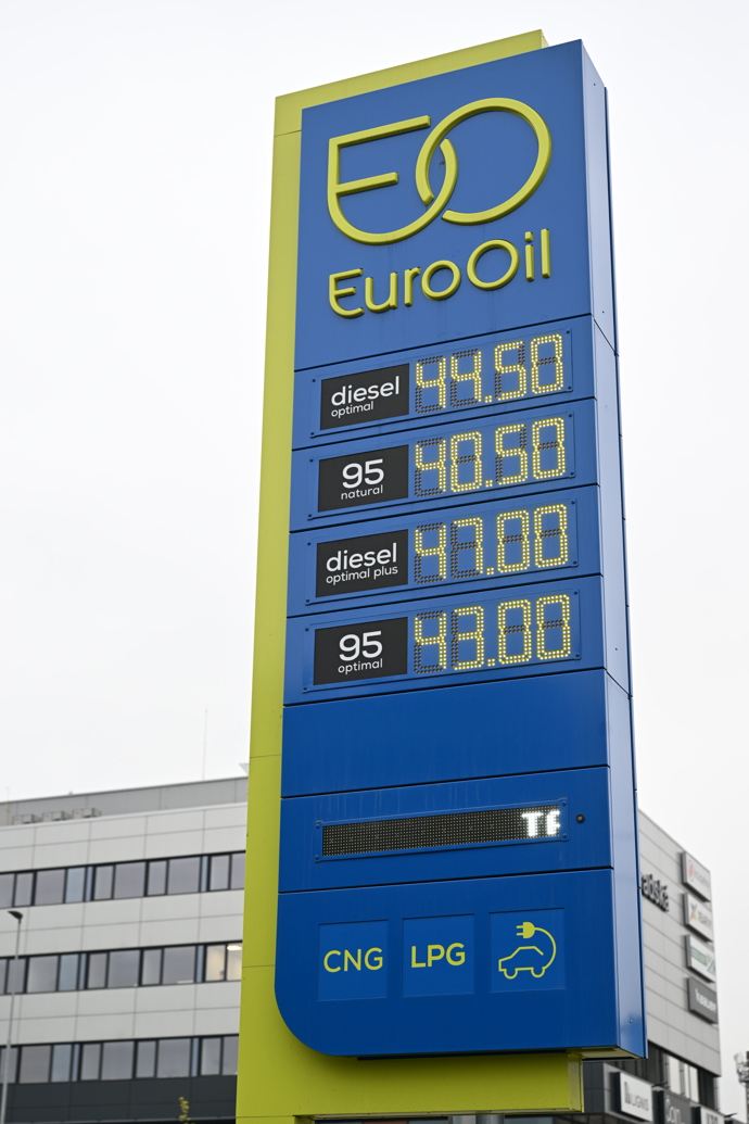 FOTO: Na čerpací stanici OMV vyjde diesel na 45.20 korun.