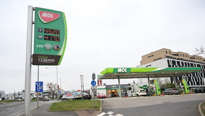 FOTO: Diesel na čerpací stanici MOL stojí 45.20 korun.