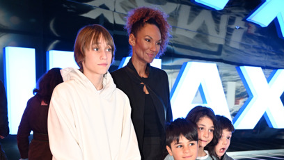 FOTO: Lejla Abbasová vyrazila premiéru filmu Super Mario s dětmi.