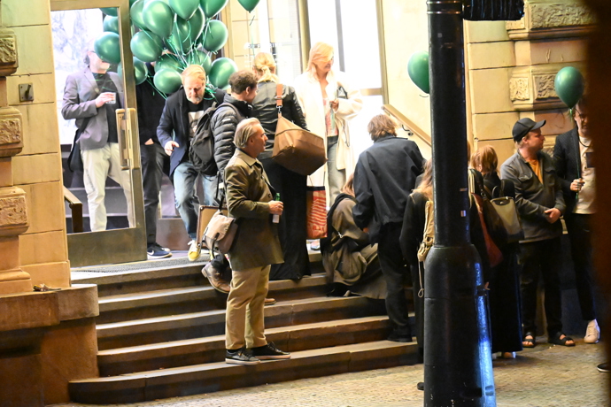 FOTO: Odchody z party. – stránka 67