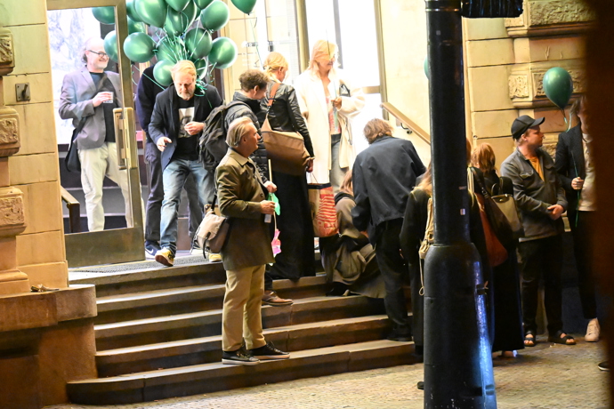 FOTO: Odchody z party. – stránka 66