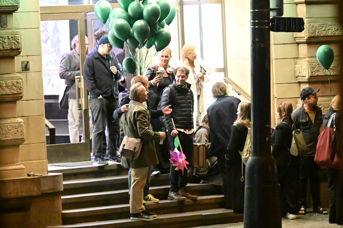 FOTO: Odchody z party. – stránka 64