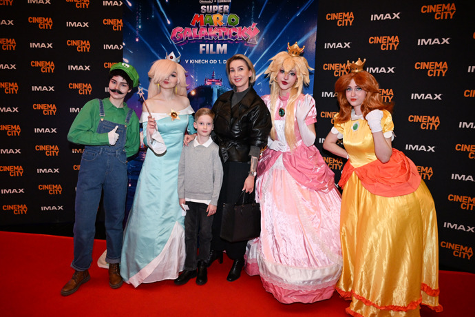 FOTO: Dominika Mesarošová se synem. – stránka 3