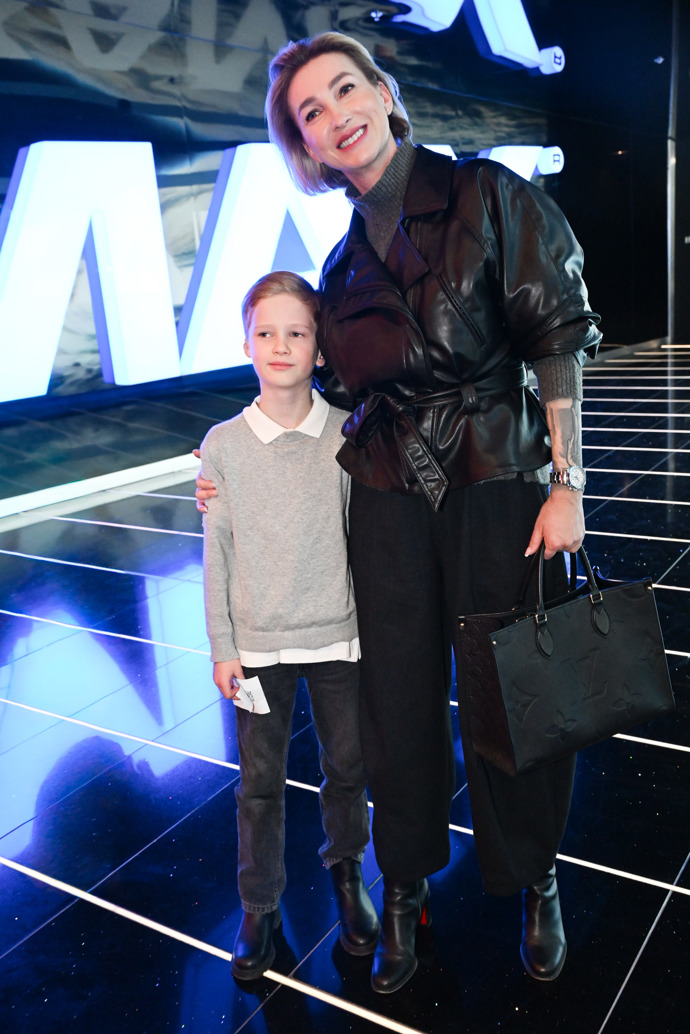 FOTO: Dominika Mesarošová dorazil se synem Eliánem. – stránka 1