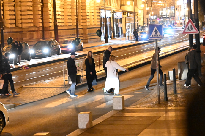 FOTO: Odchody z party. – stránka 57