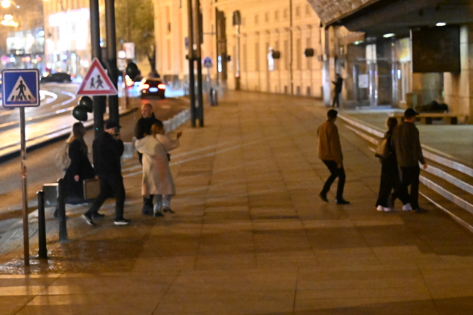 FOTO: Odchody z party. – stránka 56