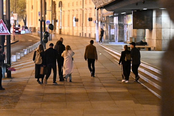 FOTO: Odchody z party. – stránka 55