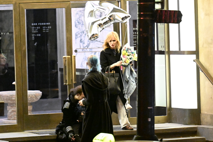 FOTO: Aňa odcházela s velkým nafukovacím A. – stránka 51