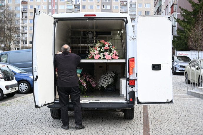 FOTO: Poslední rozloučení s Dominikou Elischerovou. – stránka 97