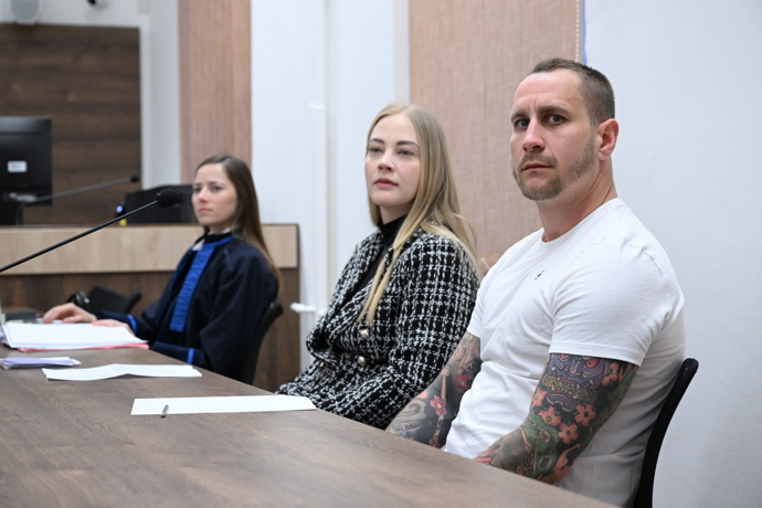 FOTO: Soudní proces probíhal prostřednictvím videí. – stránka 20