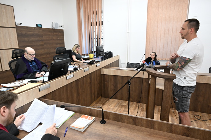 FOTO: Soudce tak přečetl jeho předchozí výpověď. – stránka 15