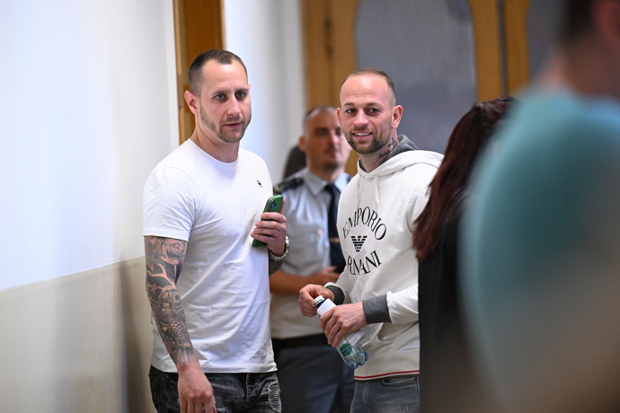 FOTO: Vladislav Trejbal nejspíš se svou rodinou. – stránka 13