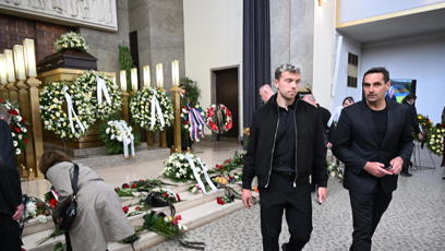 FOTO: Naposledy se rozloučit přišel i Roman Šebrle.