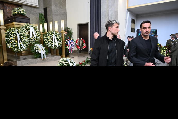FOTO: Poslední rozloučení s diskařem Imrichem Bugárem. – stránka 12