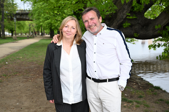FOTO: Zdeněk Mahdal zůstal věrný ženám i po padesáti letech v nespoutaném showbyznysu. – stránka 3