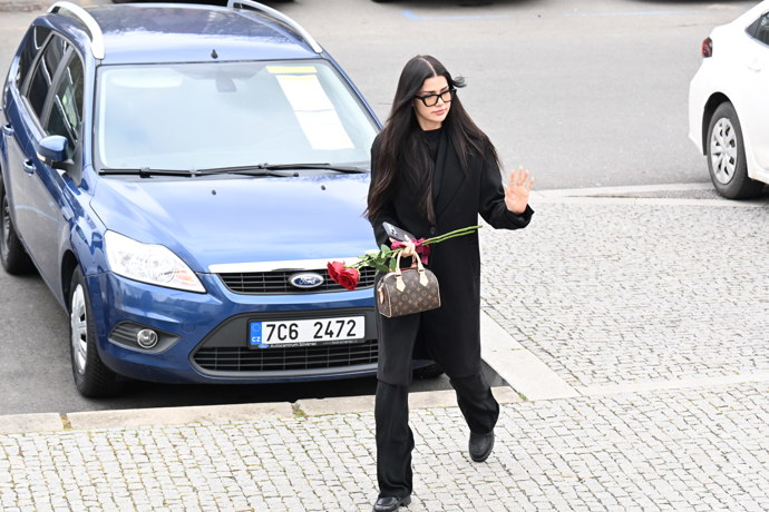 FOTO: Dorazila i Dominique Alagia. – stránka 1