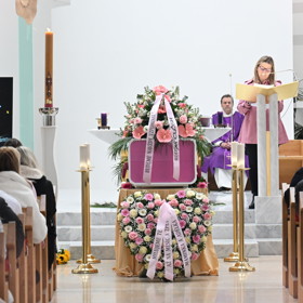 Zklamaní příznivci ostře kritizují chování rodiny a otevřeně mluví o překročení všech únosných hranic.