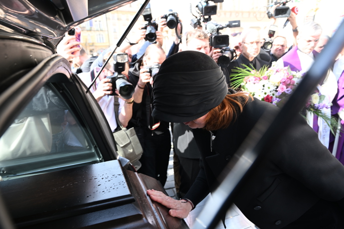 FOTO: Manželka Radka Potměšilová. – stránka 19