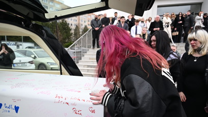FOTO: Poslední rozloučení s influencerkou Dominikou Elischerovou alias Mínou.