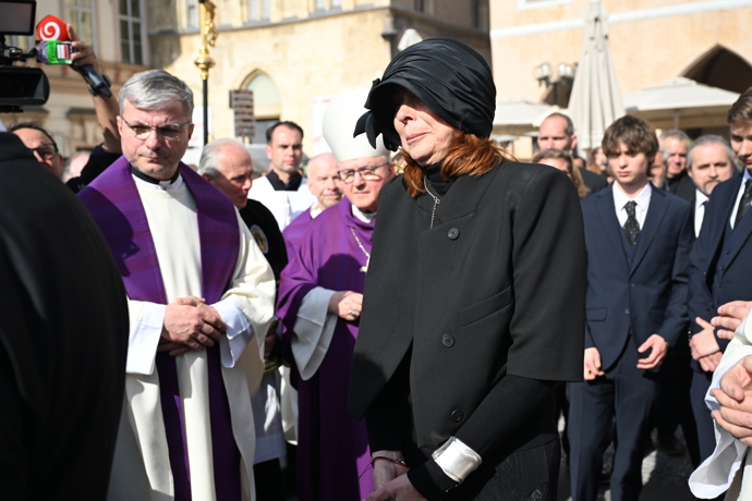 FOTO: Manželka Jana, Radka Potměšilová. – stránka 13
