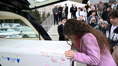 FOTO: Influencerce posílali poslední pusinky.