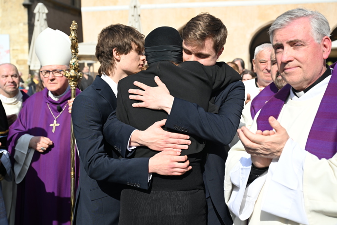 FOTO: Radka Potměšilová se objímala se syny. – stránka 7