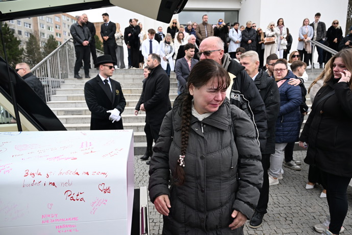 FOTO: Poslední rozloučení s influencerkou Dominikou Elischerovou alias Mínou. – stránka 37