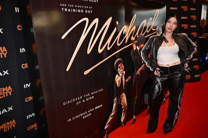 FOTO: Premiéru filmu Michael si nenechala ujít ani Pam Rabbit. – stránka 79