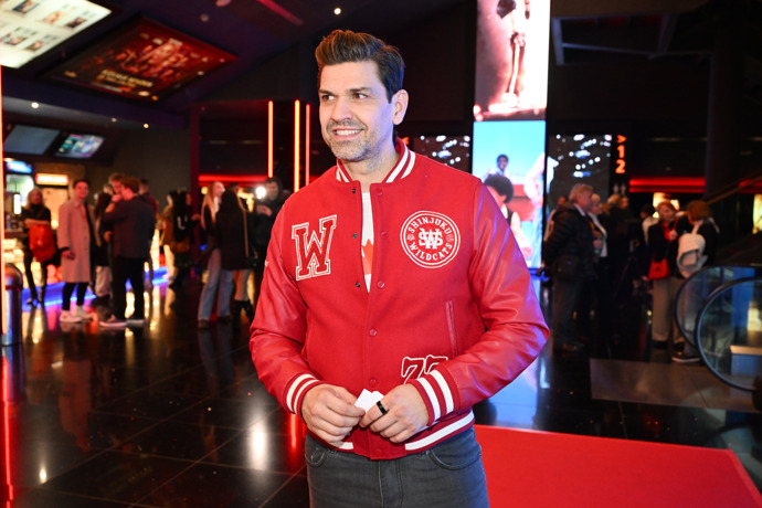 FOTO: Petr Vojnar dorazil v dobré náladě. – stránka 77