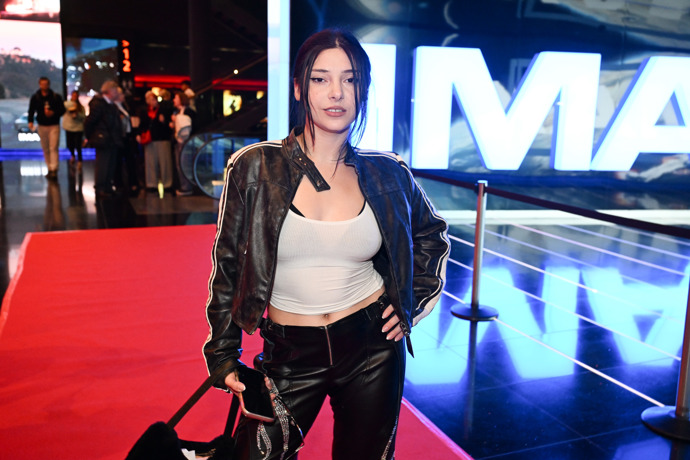 FOTO: Krásná Pam Rabbit. – stránka 75