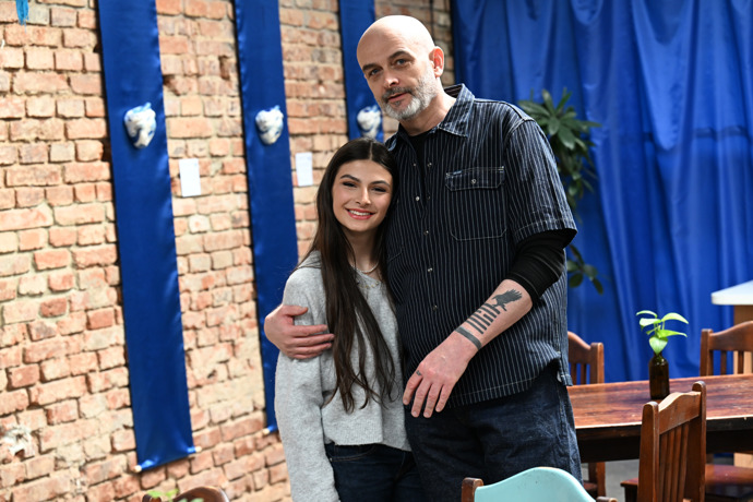 FOTO: René Decastelo se svou dcerou Zuzanou. – stránka 61