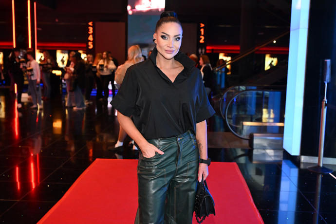 FOTO: DJ Andrea Pomeje. – stránka 70