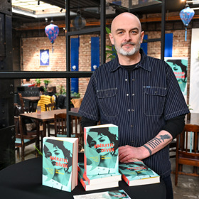 Spisovatel René Decastelo promluvil o roli dědečka. 