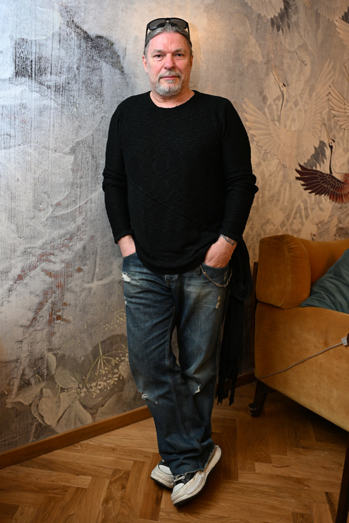 FOTO: Petr Kolář vydal novou píseň. – stránka 1