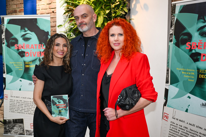 FOTO: René Decastelo se svými bývalými manželkami Evou Decastelo a Štěpánkou Decastelo. – stránka 54