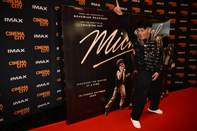 FOTO: Jan Bendig předváděl Michaela Jacksona. – stránka 4