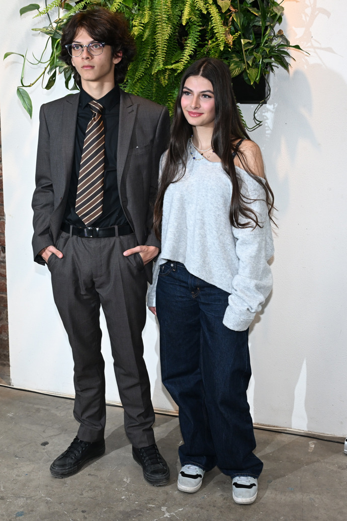 FOTO: Zuzana Decastelo s bratrem Michaelem Decastelo. – stránka 49