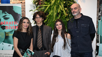 FOTO: René Decastelo se svými dětmi a ex manželkou.