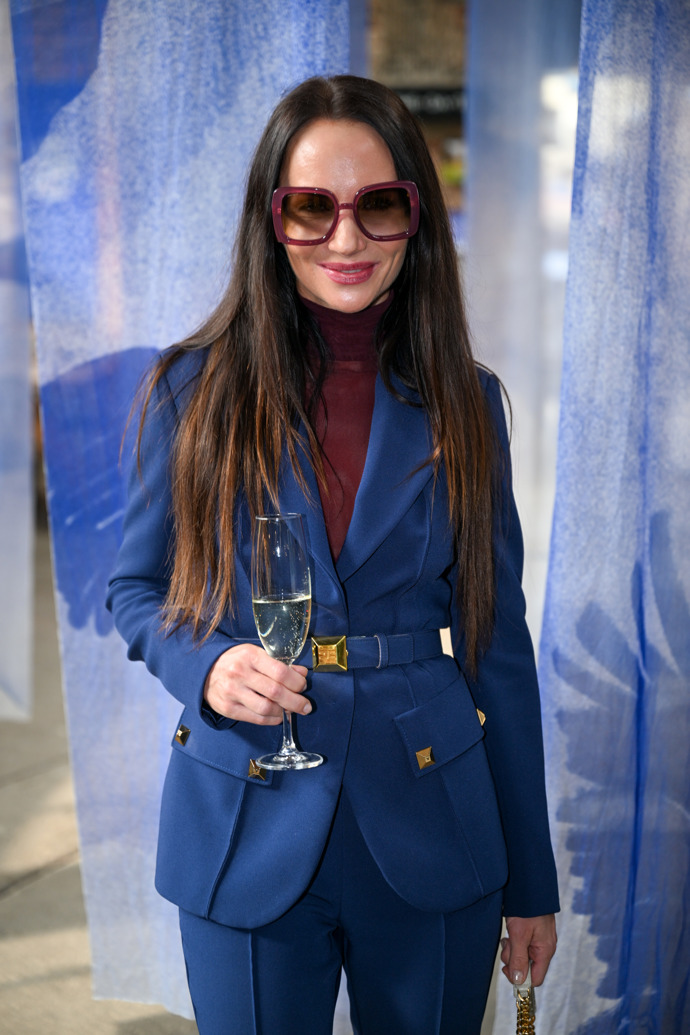 FOTO: Herečka Sandra Nováková. – stránka 1