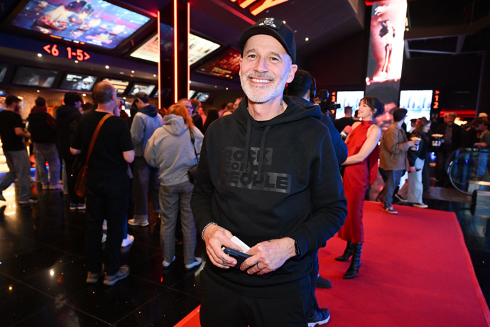 FOTO: Český moderátor Honza Musil. – stránka 45