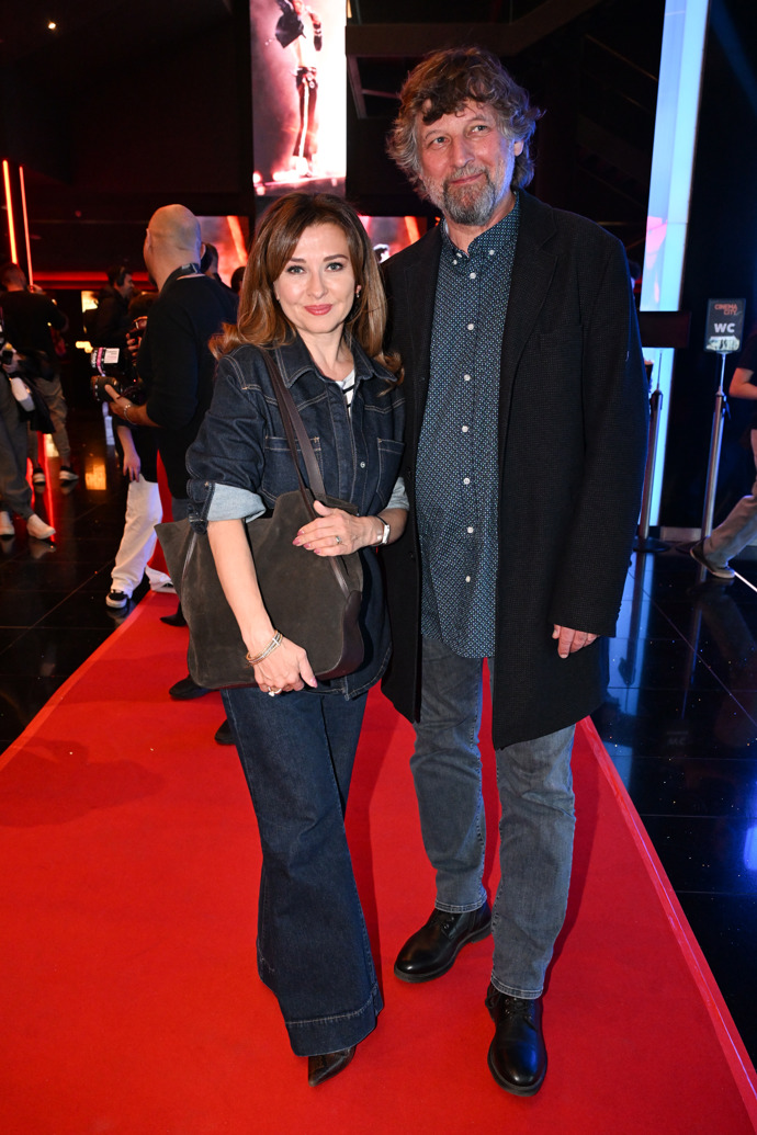 FOTO: Herečka Dana Morávková a skladatel Petr Malásek. – stránka 39