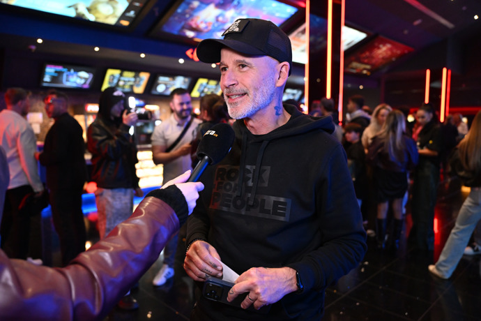 FOTO: Honza Musil při rozhovoru pro eXtra.cz. – stránka 26