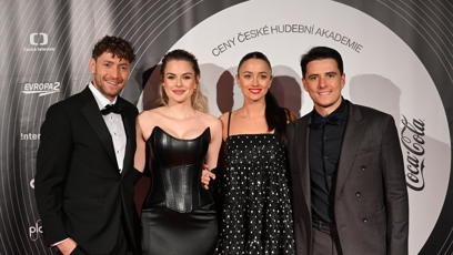 FOTO: Martin Dubovický a Jakub Kotek s partnerkami.